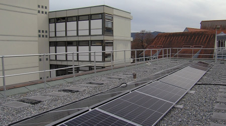 Photovoltaikanlage auf dem Rathausdach (Quelle: BWeins)