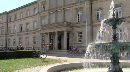 Eberhard-Karls-Universit&auml;t T&uuml;bingen, Neue Aula (Quelle: BWeins)