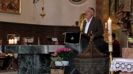 Joachim Zeller in der Kirche (Quelle: BWeins)