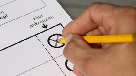 Wahlzettel (Quelle: pixelio.de - Thomas Siepmann)