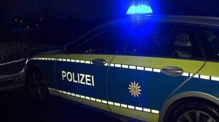 Polizeiauto mit Blaulicht (Quelle: BWeins)
